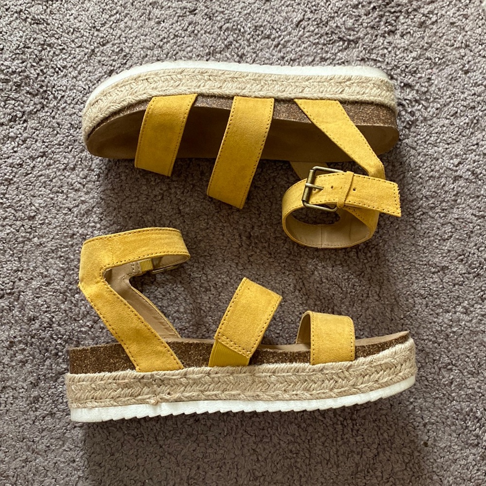 Platform yellow sandals for Summer